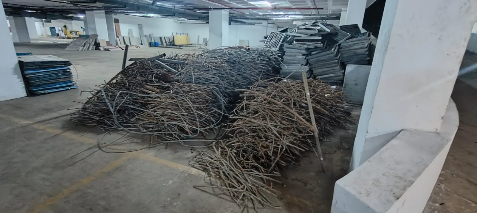 Muck shifting and site clearing Bangalore — tipper truck hire and demolition rubble clearance in progress